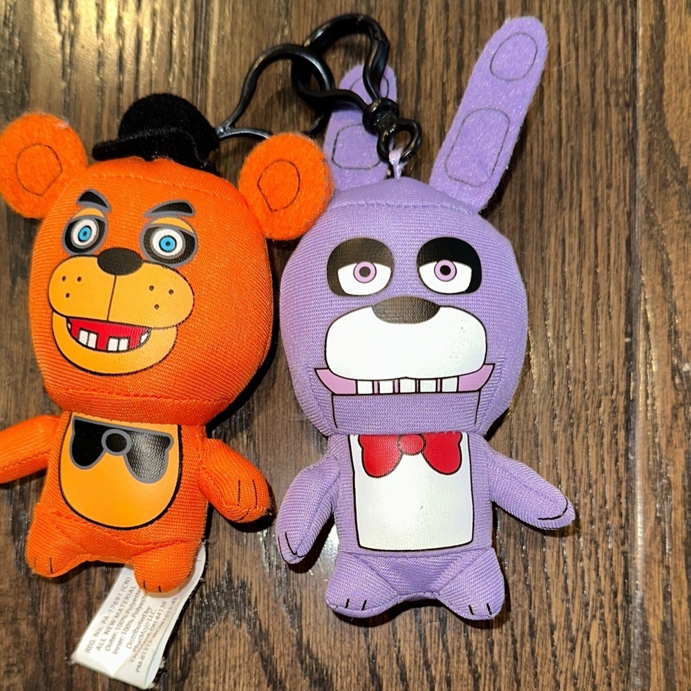 Five nights at Freddy’s Orange and Purple Plush Toy Set